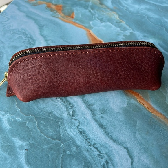 Portland Leather Brown Sidekick Pouch - Picture 2 of 4